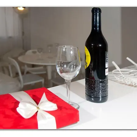 White House Medano شقة